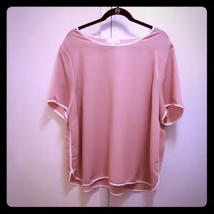Blush pink short sleeved top trimmed in white